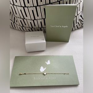 Van Cleef & Arpels Sweet Alhambra Mother of Pearl